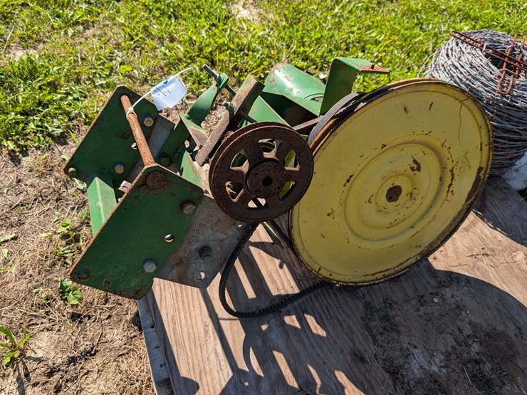 john-deere-la-image-1