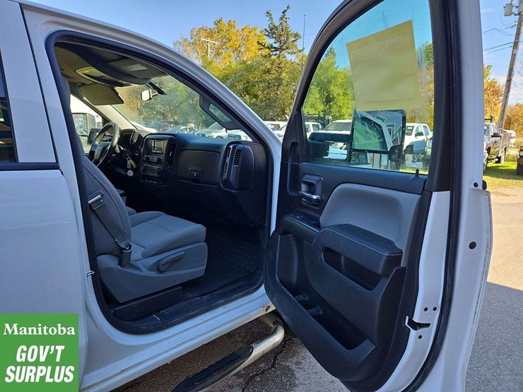 2015-chevrolet-silverado-1500-image-26