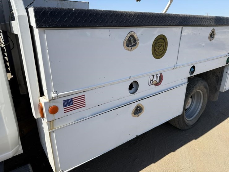 2025-chevrolet-3500-image-23
