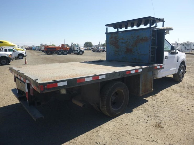 2020-ford-f350-image-4