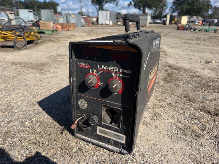 #7516-•-lincoln-electric-ln-25-pro-dual-power-wire-feeder-image-2