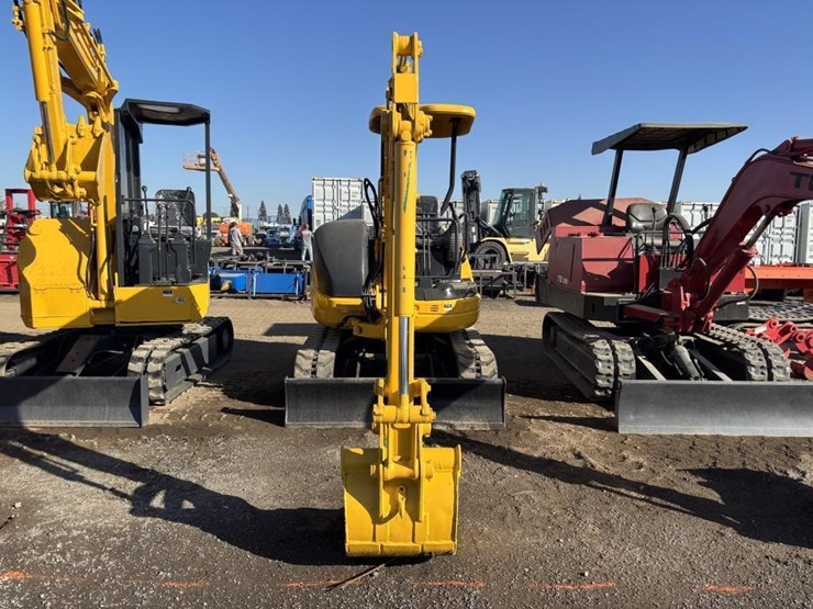 komatsu-pc30mr-1-image-5