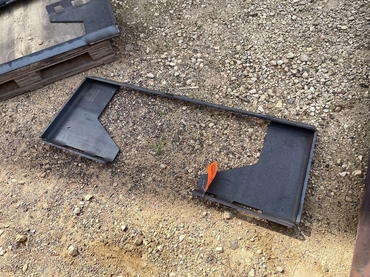 #2059-•-ecotric-skid-steer-quick-tach-mount-plate-image-1