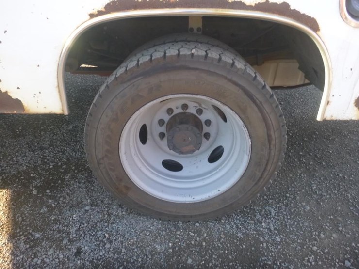 2005-ford-f450-image-26