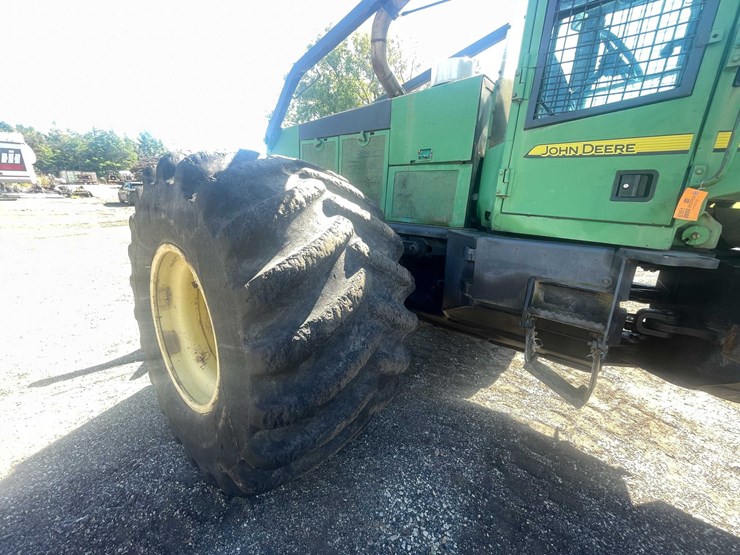2000-john-deere-660-image-14
