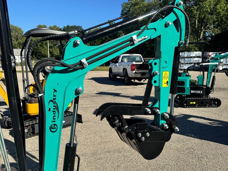 2026-unused-h16r-mini-excavator-image-2