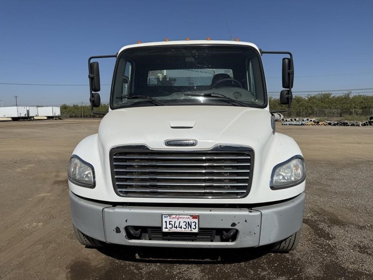 2016-freightliner-mechanics-truck-image-7