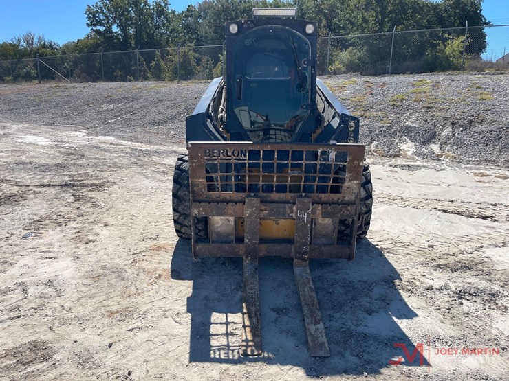 2023-deere-332g-image-8