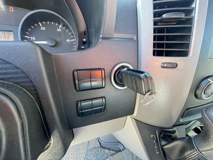 #525-•-2012-mercedes-benz-sprinter-(title-in-delay)-(green-bay,-wi)-image-95