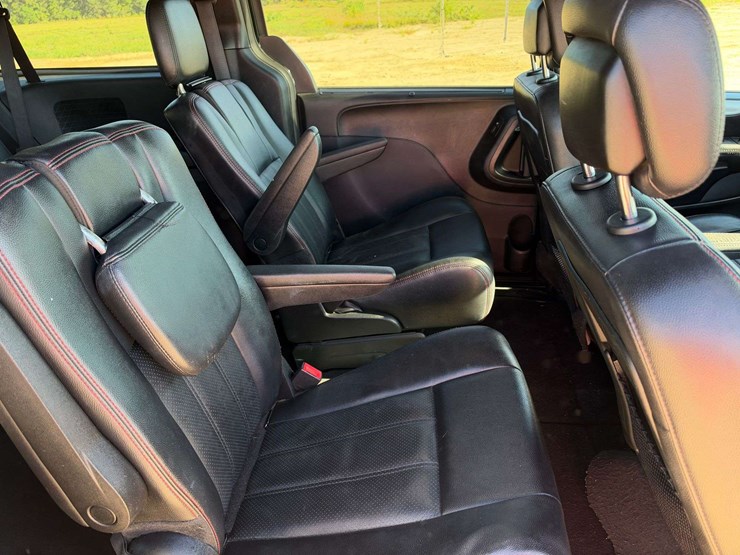 2019-dodge-grand-caravan-gt-image-14
