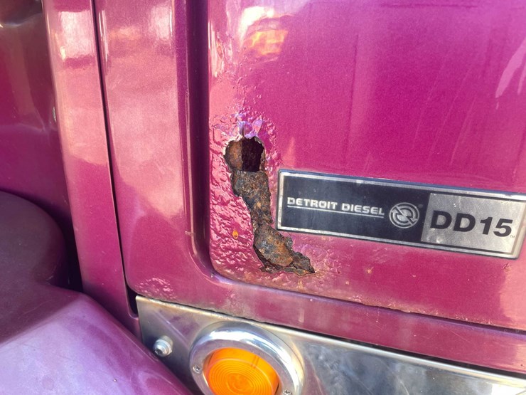 #117-•-2011-western-star-semi-tractor-(has-wi-title)-(forestville,-wi)-image-63
