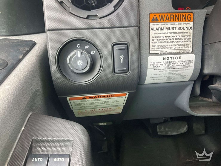2014-ford-f550-image-15