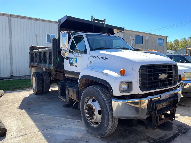 2002-chevrolet-6500-image-1