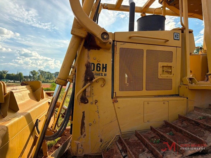 caterpillar-d6h-image-36