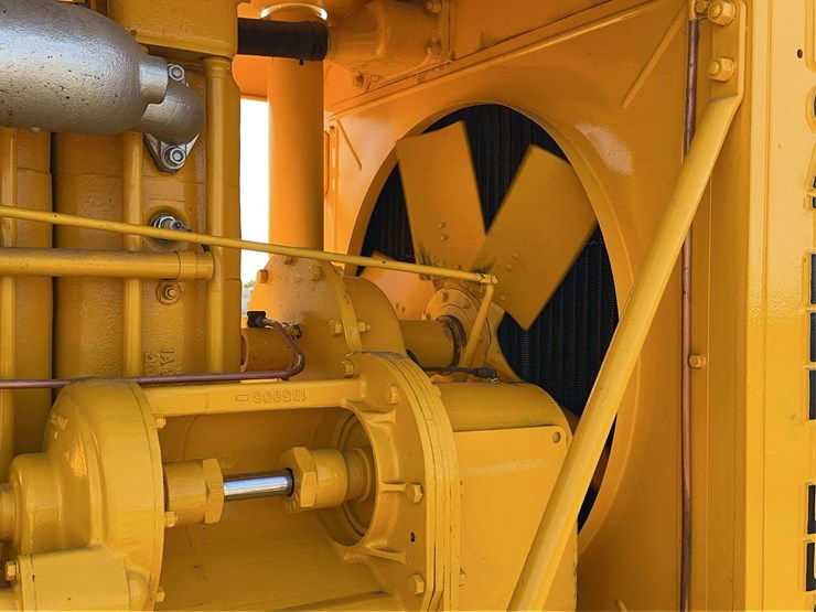caterpillar-seventy-gas---complete-nut-and-bolt-restoration!-image-24
