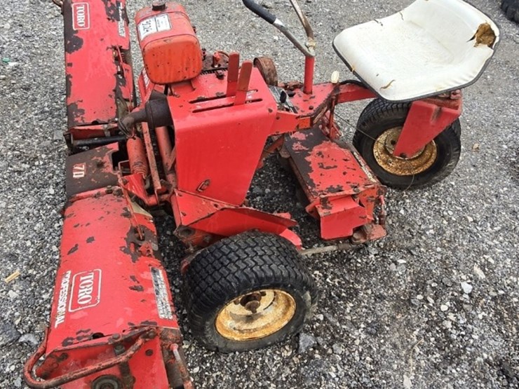 toro-professional-70-triplex-mower-image-1