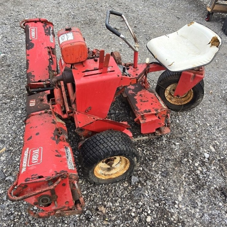 Toro Professional 70 Triplex Mower