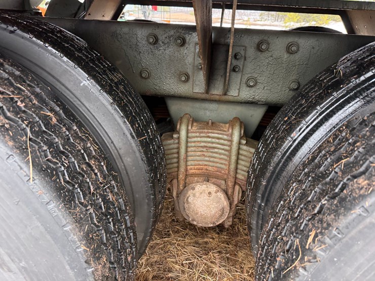 1984-mack-dm492s-image-62