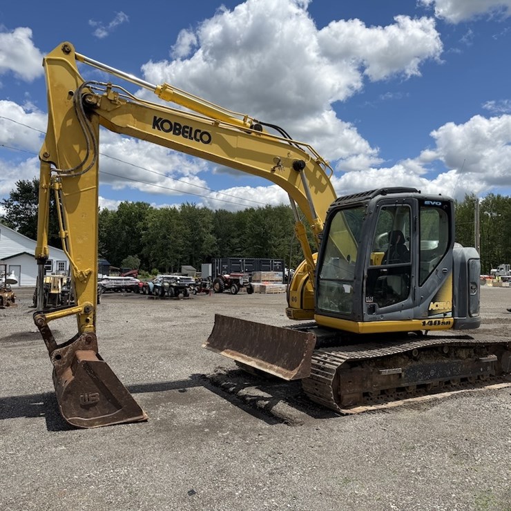 KOBELCO 140SR EXCAVATOR