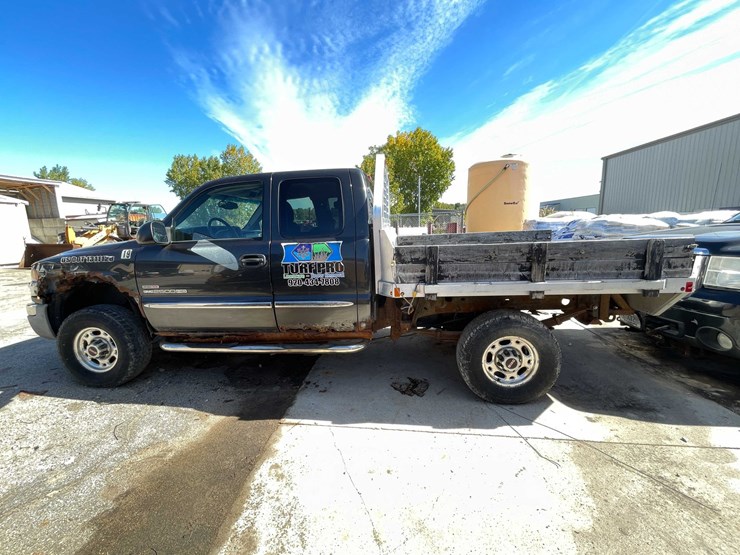 2004-gmc-2500hd-image-3