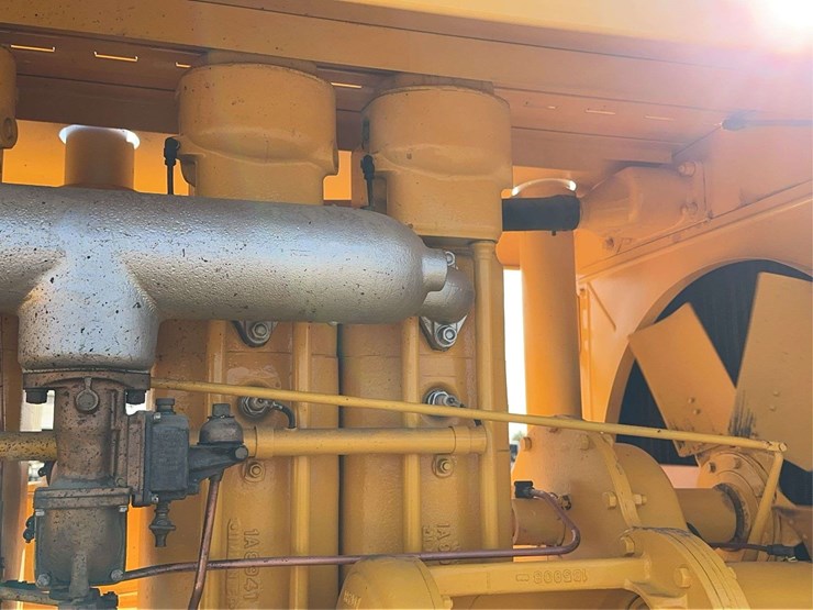 caterpillar-seventy-gas---complete-nut-and-bolt-restoration!-image-23