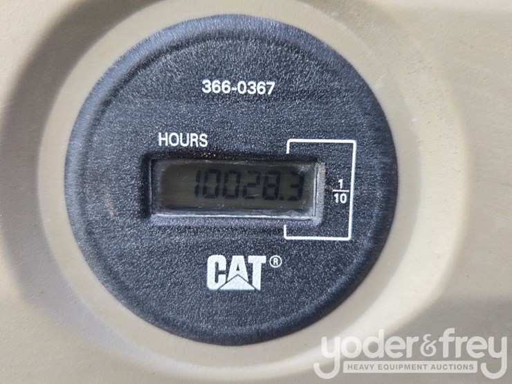 2018-caterpillar-352-image-81