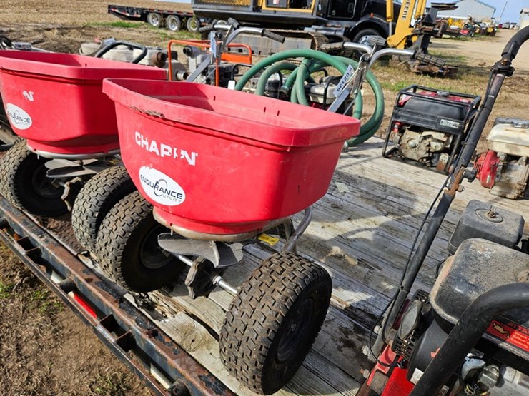 #2139-•-chapin-lawn-spreader-image-1