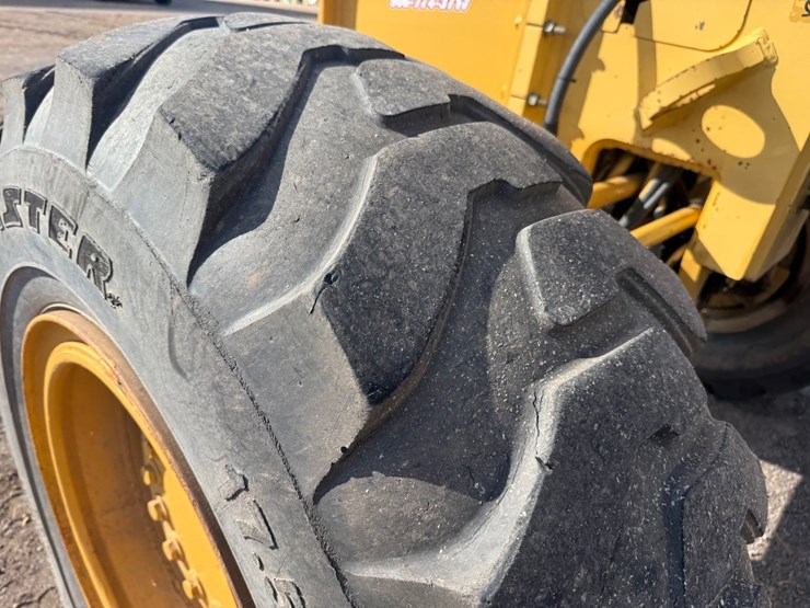 deere-672d-image-128