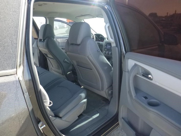 2017-chevrolet-traverse-image-9