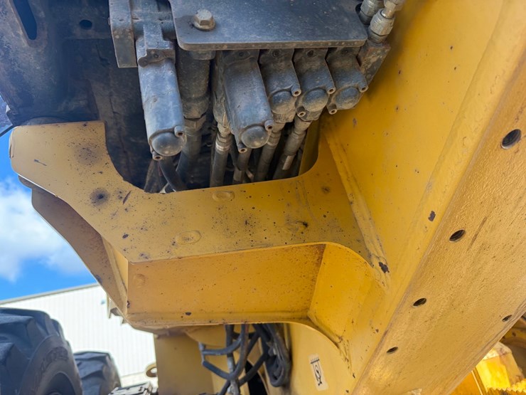 deere-672d-image-77