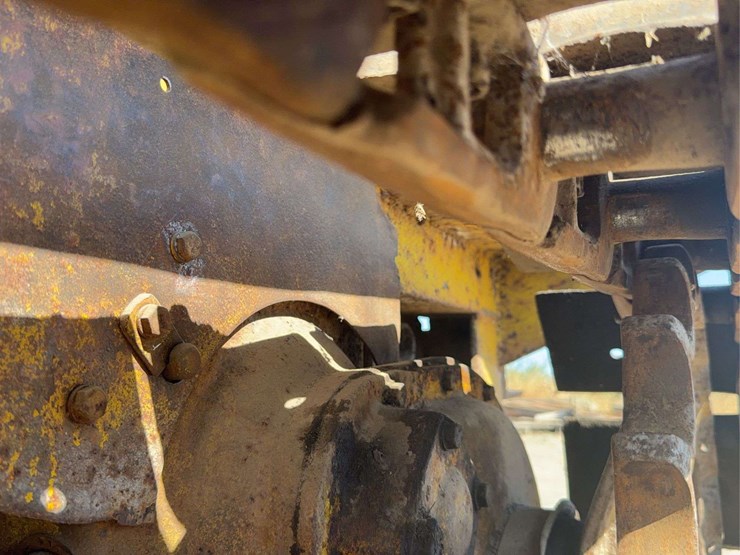 caterpillar-10-image-16