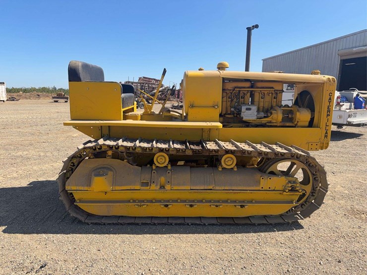 caterpillar-forty-image-6