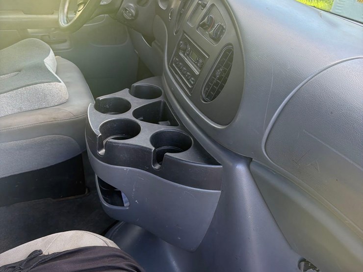 2006-ford-e250-image-39