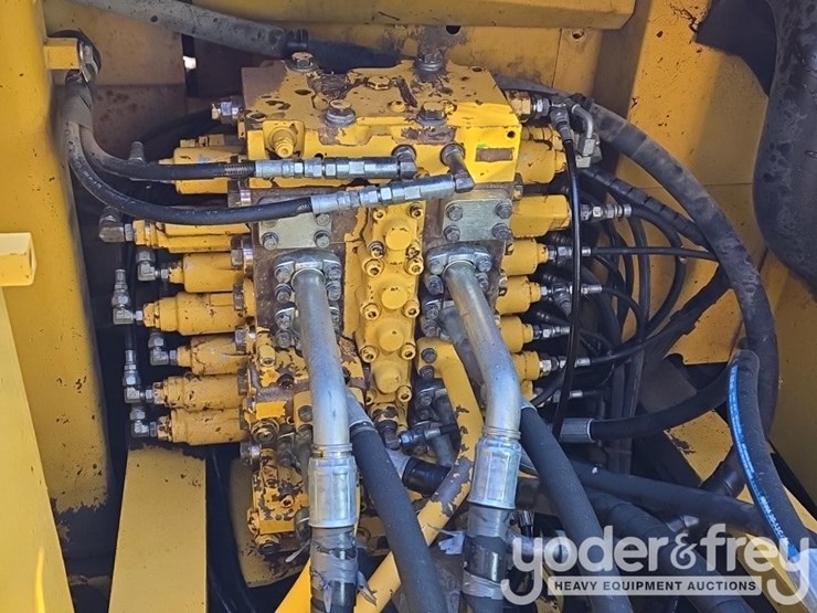 komatsu-pc210-image-46
