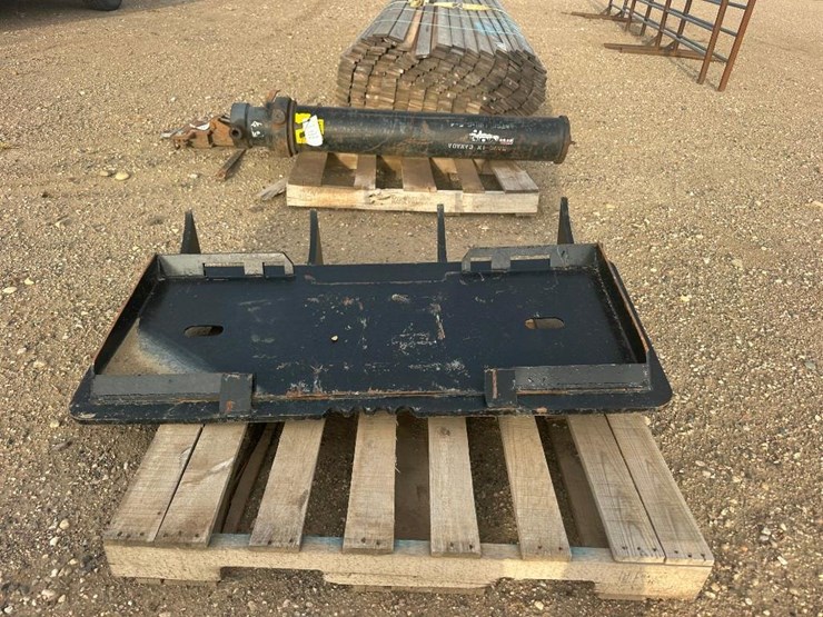 skid-steer-attachment-image-2