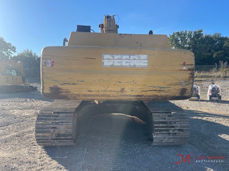 deere-330c-lc-image-8
