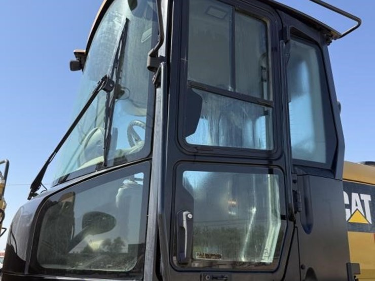 2019-caterpillar-930m-image-34