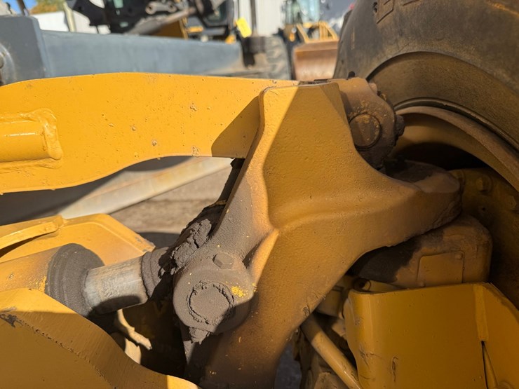 deere-672d-image-10