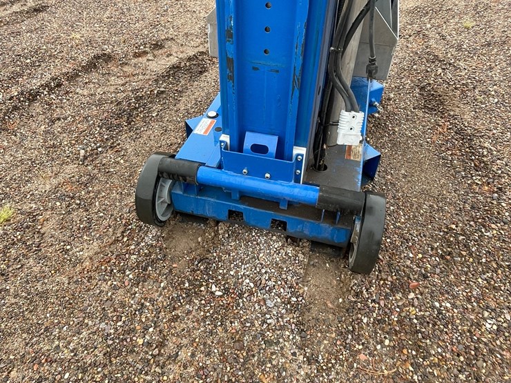 #4647-•-upright-25'-personnel-lift-image-26
