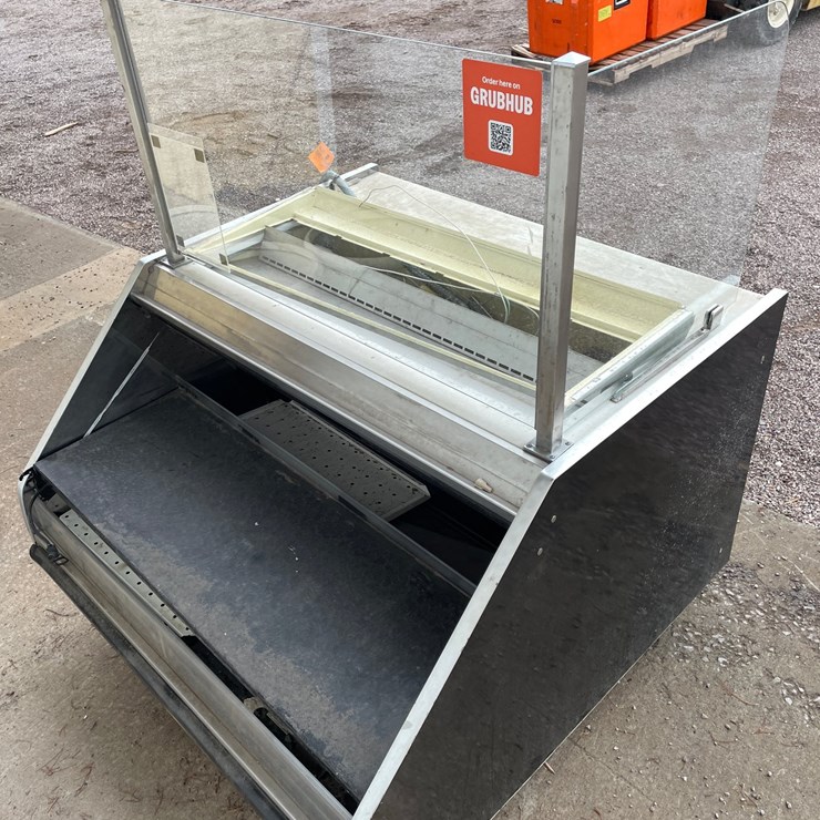 #4686 • Hussmann Refrigerated Display Case