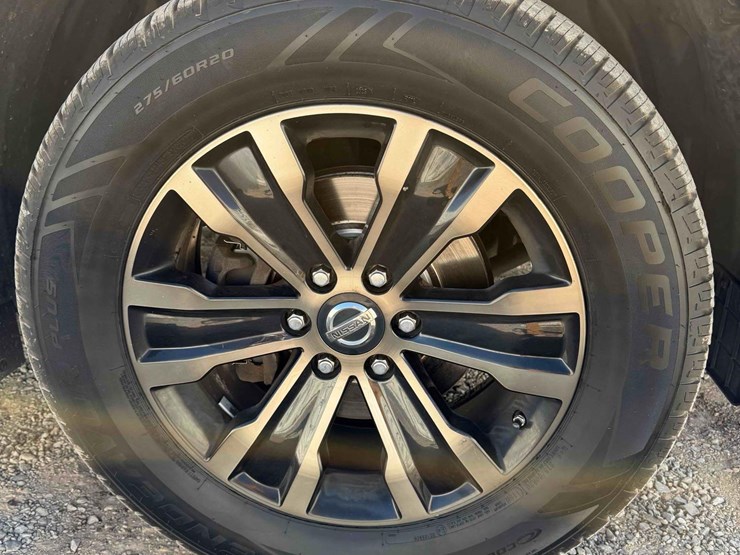 2017-nissan-armada-image-5