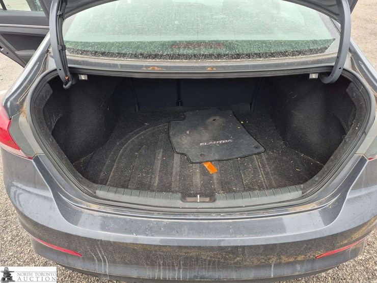 2017-hyundai-elantra-gl-4dr-sedan-image-24