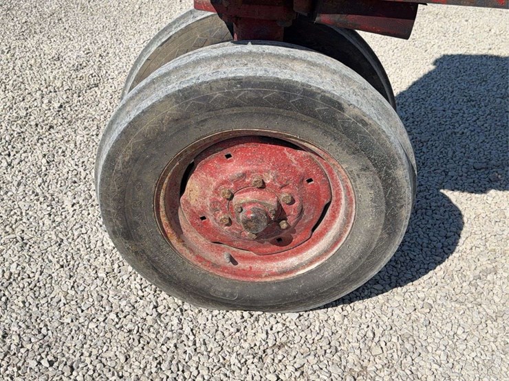 farmall-560-image-12
