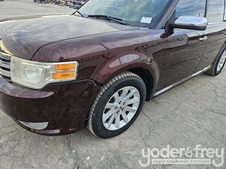 2010-ford-flex-image-14