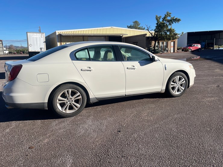 #2759-•-2010-lincoln-mks-(has-nm-title)-image-6