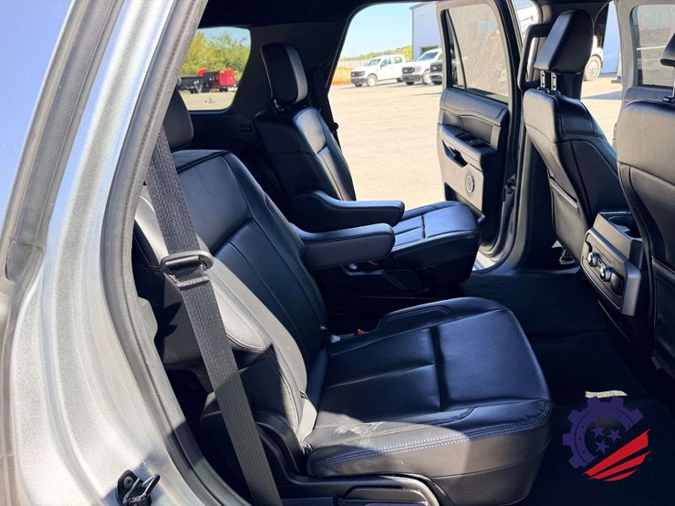 2021-ford-expedition-xlt-image-45
