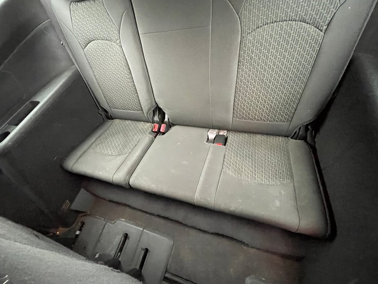 #2768-•-2001-toyota-camry-(title-in-delay)-image-144