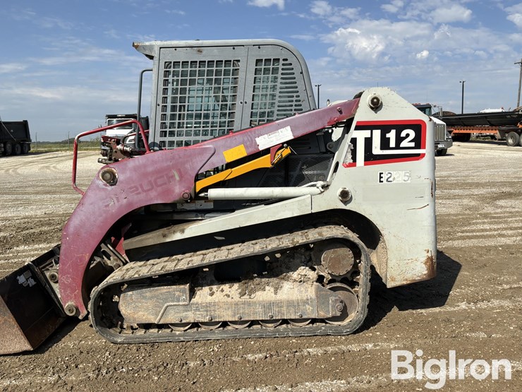 2015-takeuchi-tl12-image-9