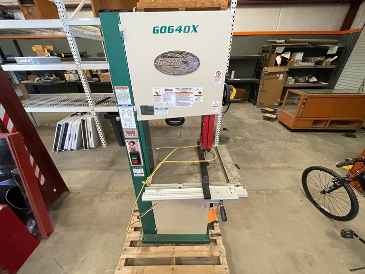 #4645-•-grizzly-g0640x-bandsaw-image-3