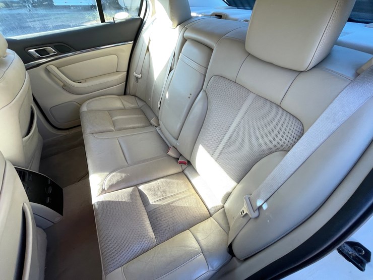 #2759-•-2010-lincoln-mks-(has-nm-title)-image-23
